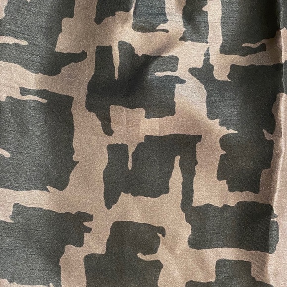 Banana Republic Pleated Pencil Skirt Size 0P - Picture 4 of 9